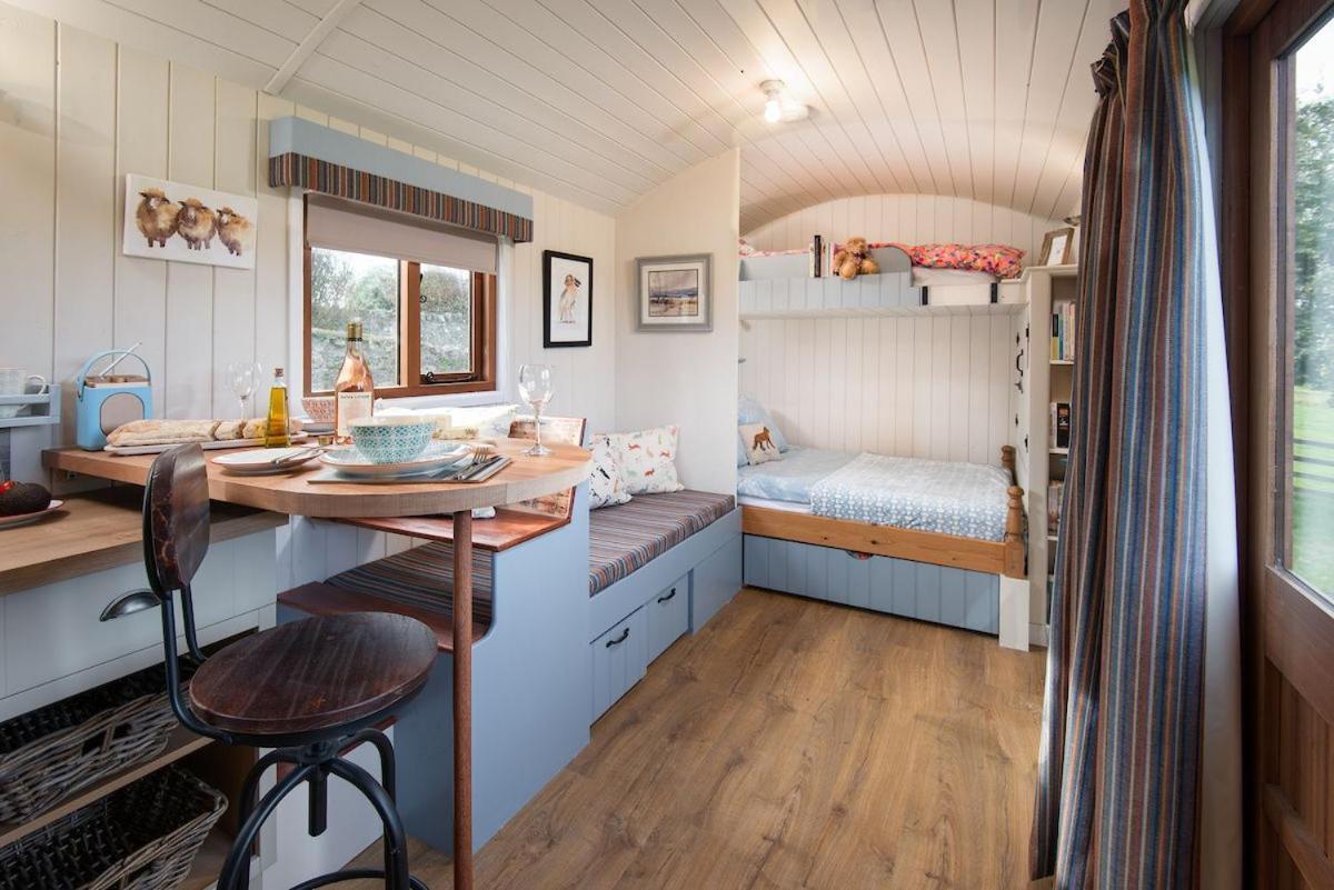 Cow Parsley Shepherd'S Hut Berwick Upon Tweed Exterior photo